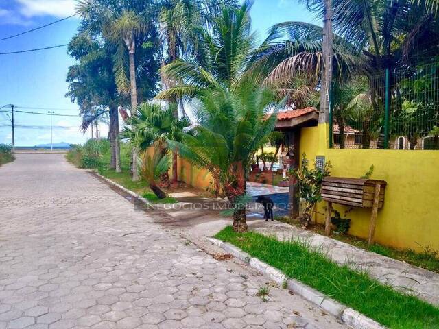 Casa para Venda em Caraguatatuba - 2