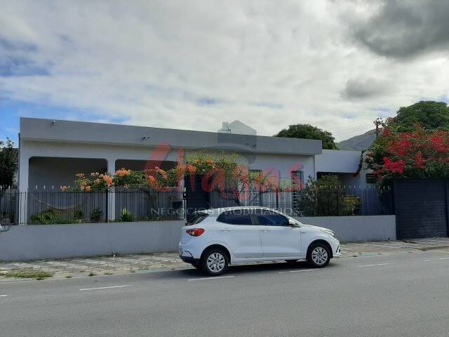 Casa para Locação em Caraguatatuba - 2