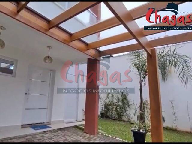 Casa para Venda em Caraguatatuba - 2