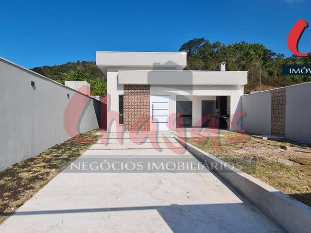 Casa para Venda em Caraguatatuba - 2