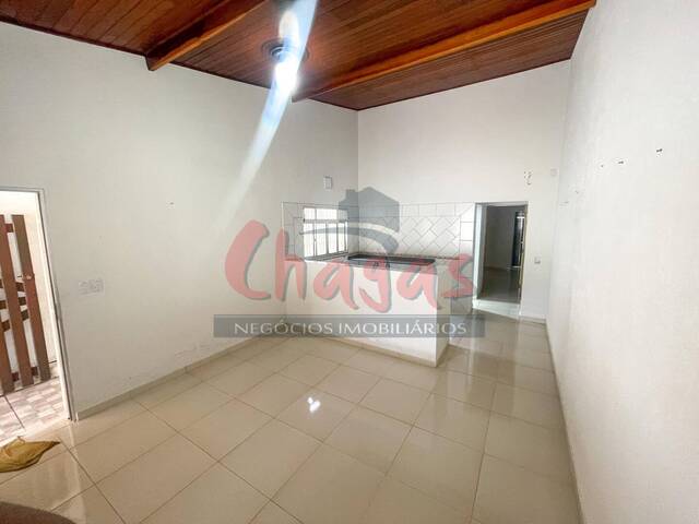 #1053 - Casa para Venda em Caraguatatuba - SP - 2