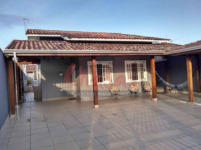 Casa para Venda em Caraguatatuba - 2