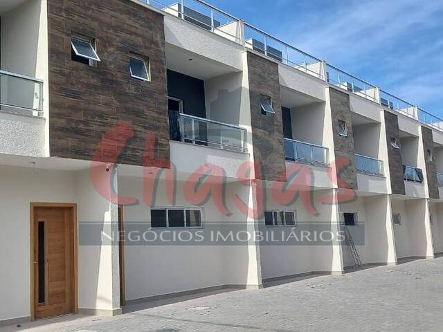 Sobrado para Venda em Caraguatatuba - 2