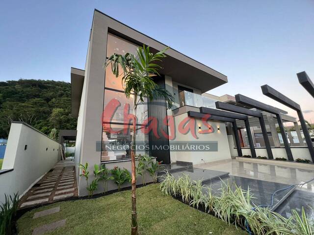 Casa para Venda em Caraguatatuba - 2
