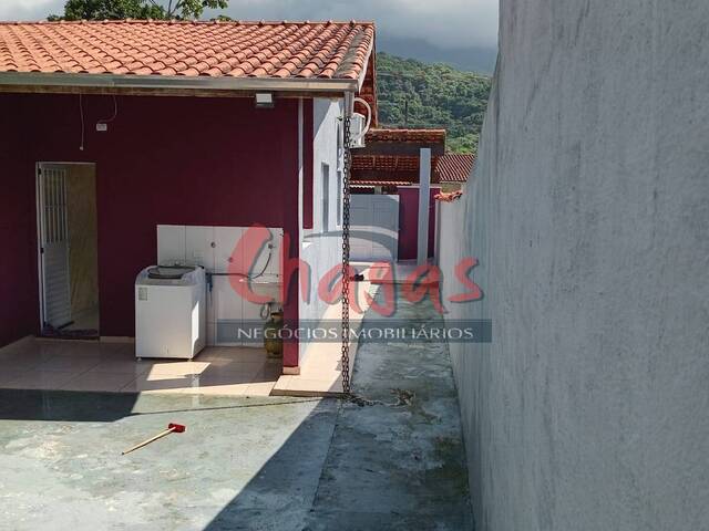 Casa para Venda em Caraguatatuba - 2