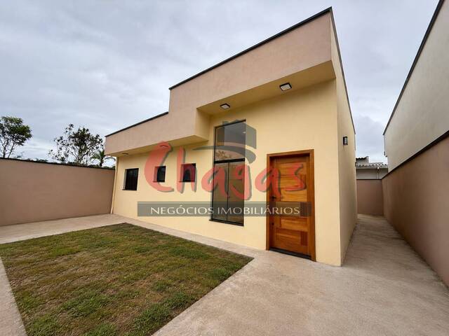 #4070 - Casa para Venda em Caraguatatuba - SP