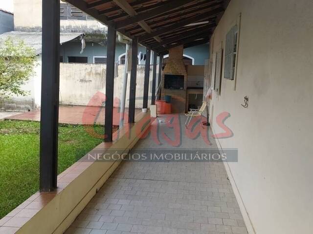 Casa para Venda em Caraguatatuba - 2