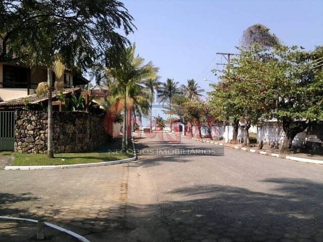 Sobrado para Venda em Caraguatatuba - 2