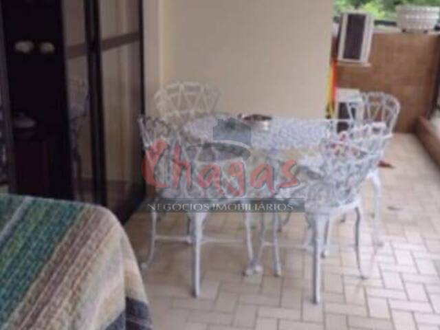 Apartamento para Venda em Caraguatatuba - 2