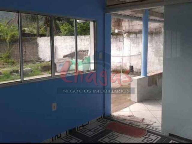 Casa para Venda em Caraguatatuba - 2