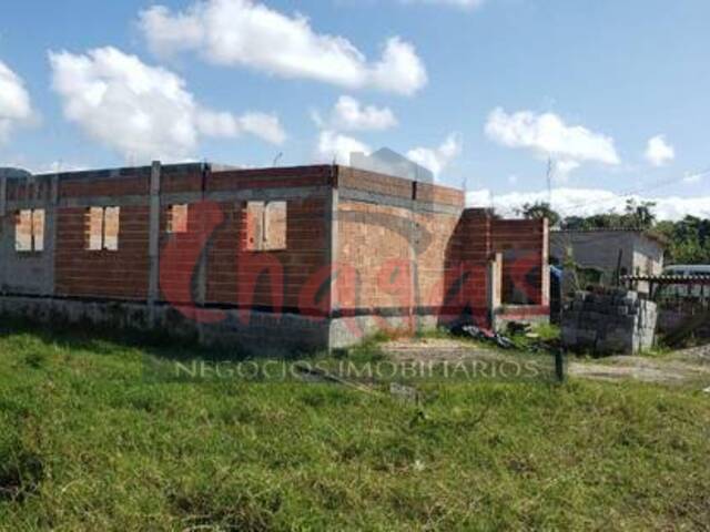 Casa para Venda em Caraguatatuba - 1